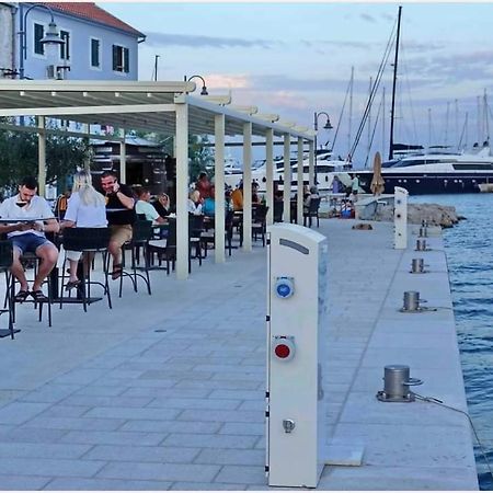 Captain'S Lodge ตรีบูนย์ ภายนอก รูปภาพ