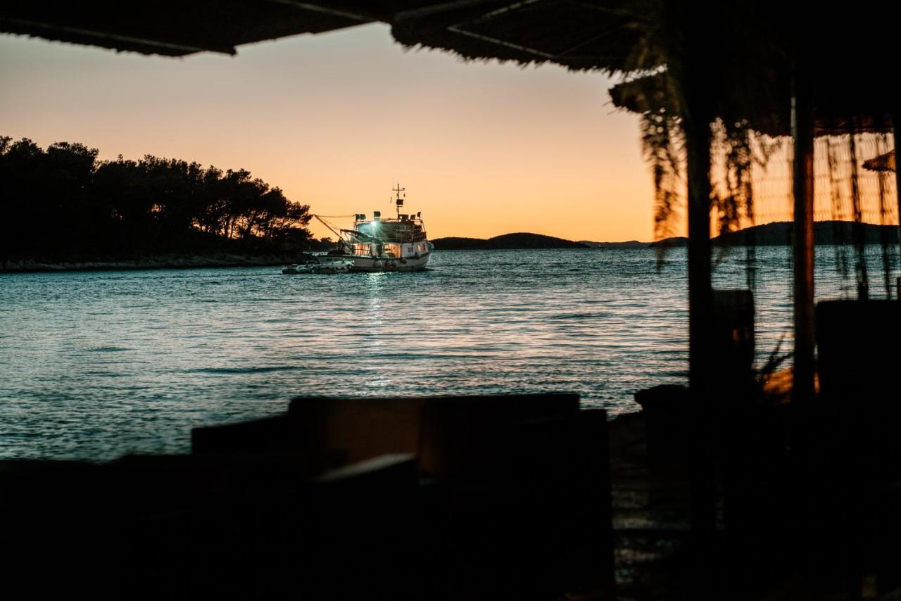 Captain'S Lodge ตรีบูนย์ ภายนอก รูปภาพ